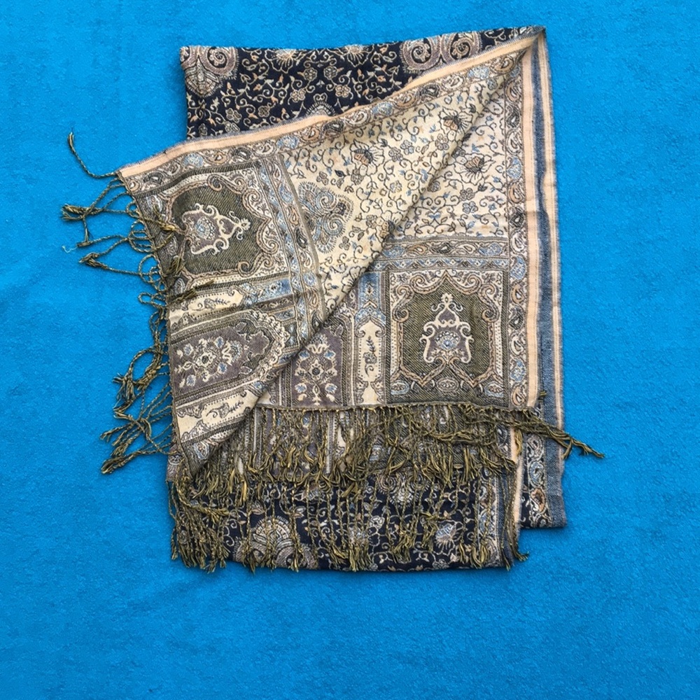 Bindya Scarf - Picture 7 of 7